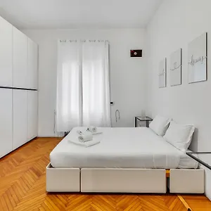 appartamento-pacini-affitti-brevi-italia-milan.italymilanhotels.net/